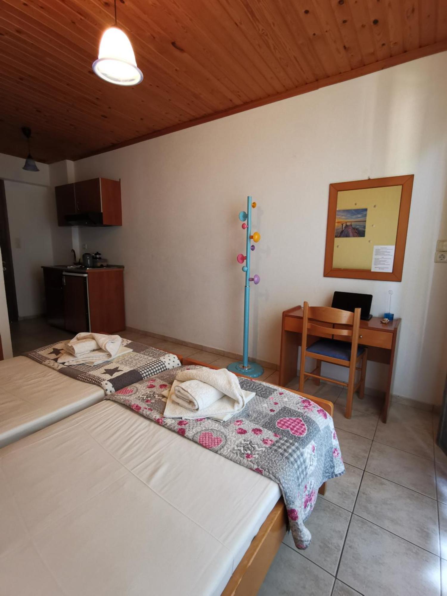 Iris Studios Ayios Nikitas Bagian luar foto