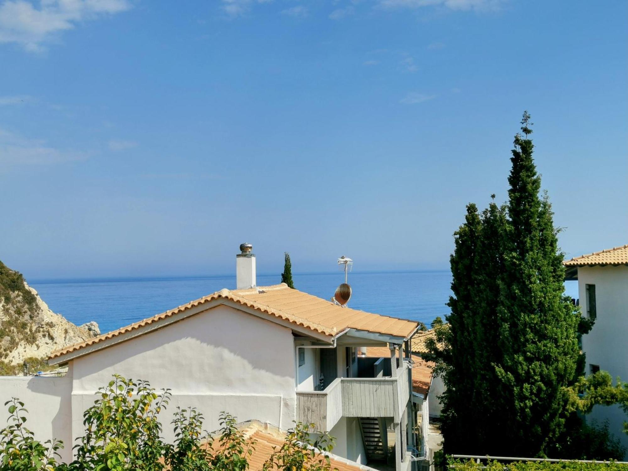 Iris Studios Ayios Nikitas Bagian luar foto